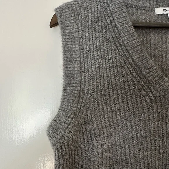 Madewell Gray Sleeveless Knit Sweater Vest - Picture 3 of 3